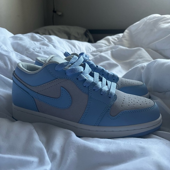 Jordan 1 Low ‘Football Grey Aliminum Womens” size 7.5! Brand new! - Picture 3 of 4